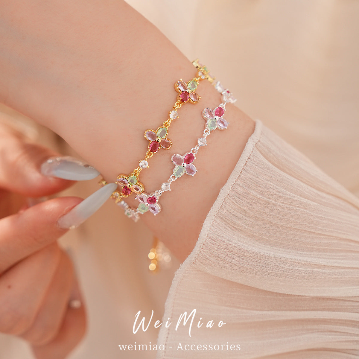 Elegant Floral Brass Bracelet with Cubic Zirconia Inlay for Women