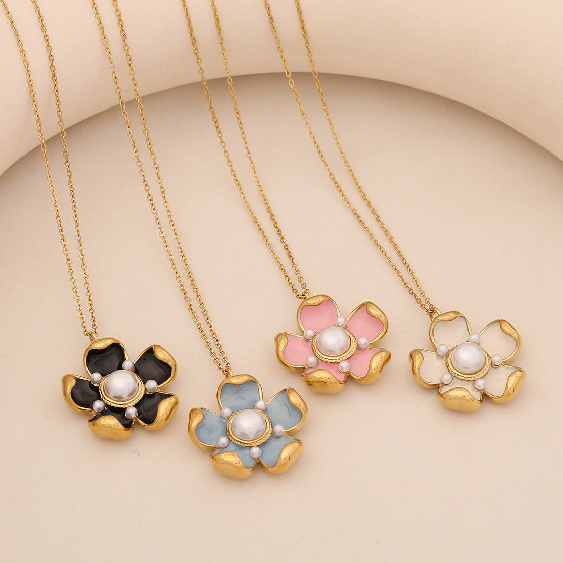 Fashionable Floral Pearl-Look 3D Flower Stainless Steel Pendant Necklace for Women