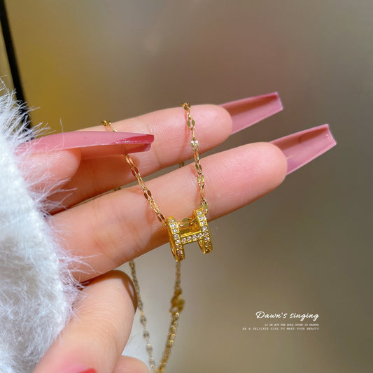 Minimalist Titanium Steel Letter H Necklace for Women with Rhinestone Inlay, Geometric Pendant, Delicate Clavicle Chain for Everyday Wear