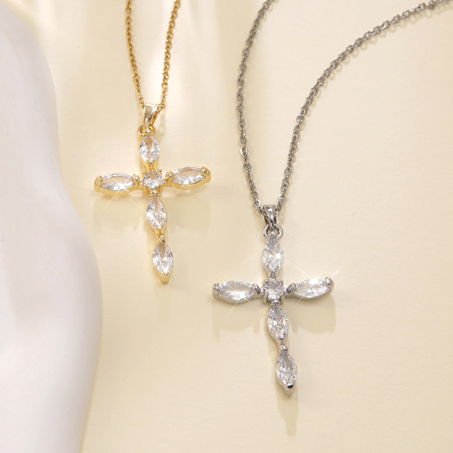 Collana da donna a croce in acciaio inossidabile di lusso con intarsio in zirconi cubici