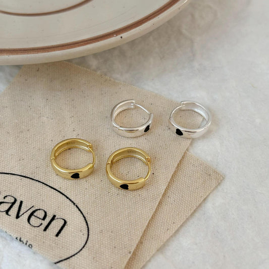Orecchini a perno a cuore minimalisti in argento sterling 925 con rivestimento in resina trasparente, ipoallergenici per donna