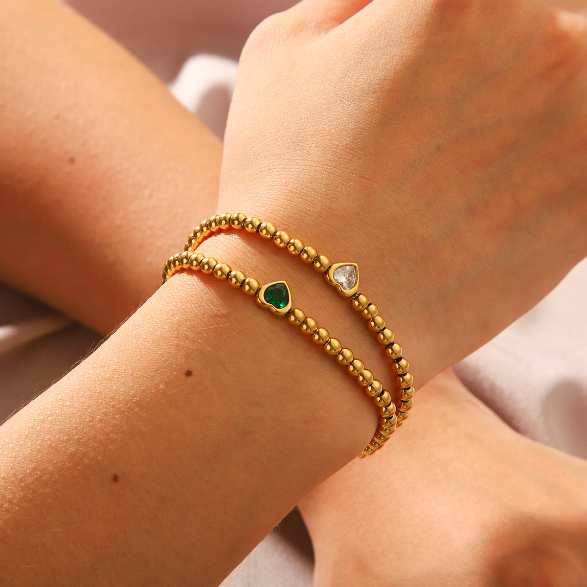 Ins Style Heart-Shaped Beaded Bracelet for Women Made of Titanium Steel with 18K Gold Plating