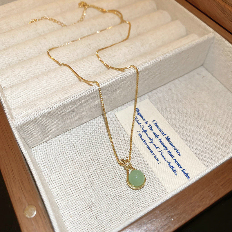 Nuevo Collar Colgante de Loto y Abanico Estilo Chino en Aleación con Baño de Oro, Diseño Geométrico, Elegante Cadena de Clavícula para Mujer