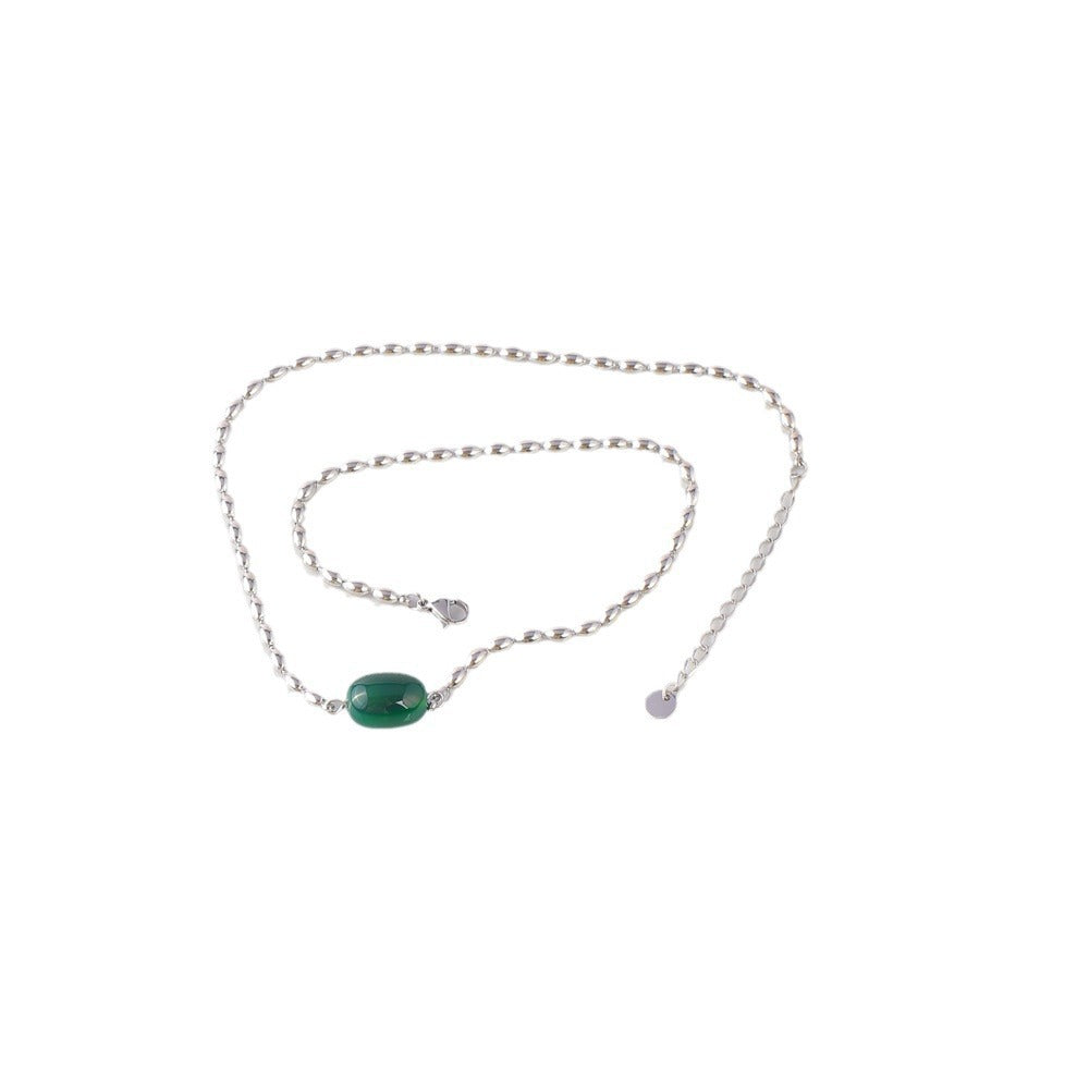 Collana da donna minimalista geometrica con perline verdi in acciaio al titanio con finitura placcata