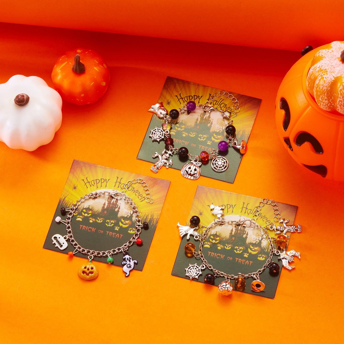Cadena de mano con temática de Halloween con dije de espantapájaros, calabaza, fantasma, telaraña, pulsera de moda unisex electrochapada de aleación con cadena de serpiente para regalo de festival