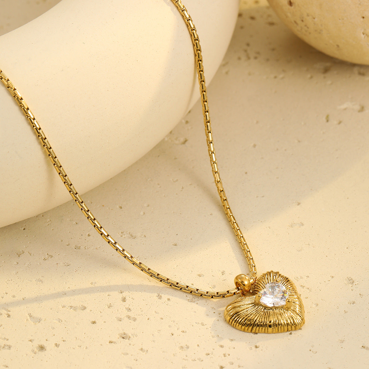 Collana alla Moda con Ciondolo a Cuore in Zircone Colorato in Acciaio Inossidabile Placcato per Donna