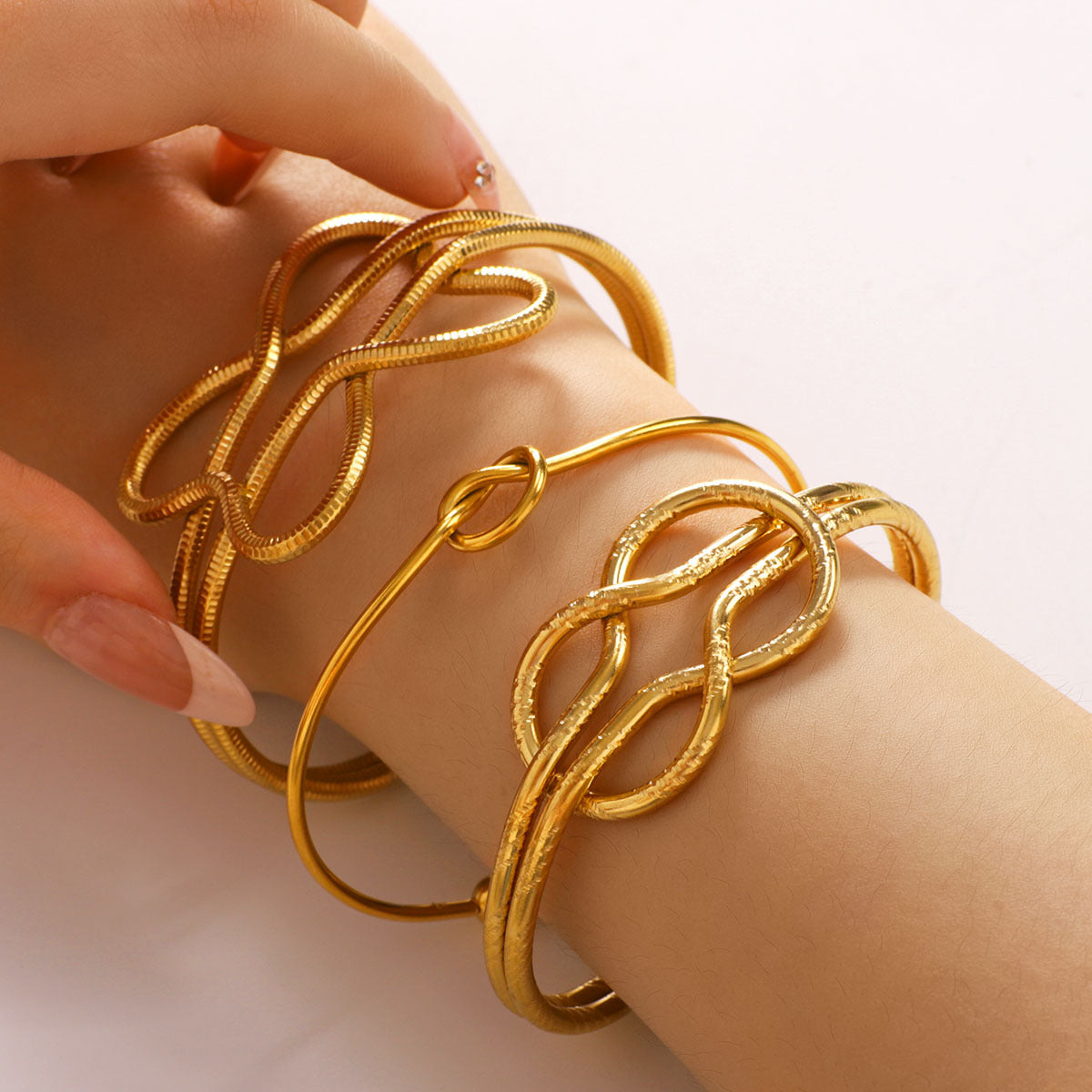 Minimalist Vintage Geometric Stainless Steel Bracelet with 18K Gold Plating for Women