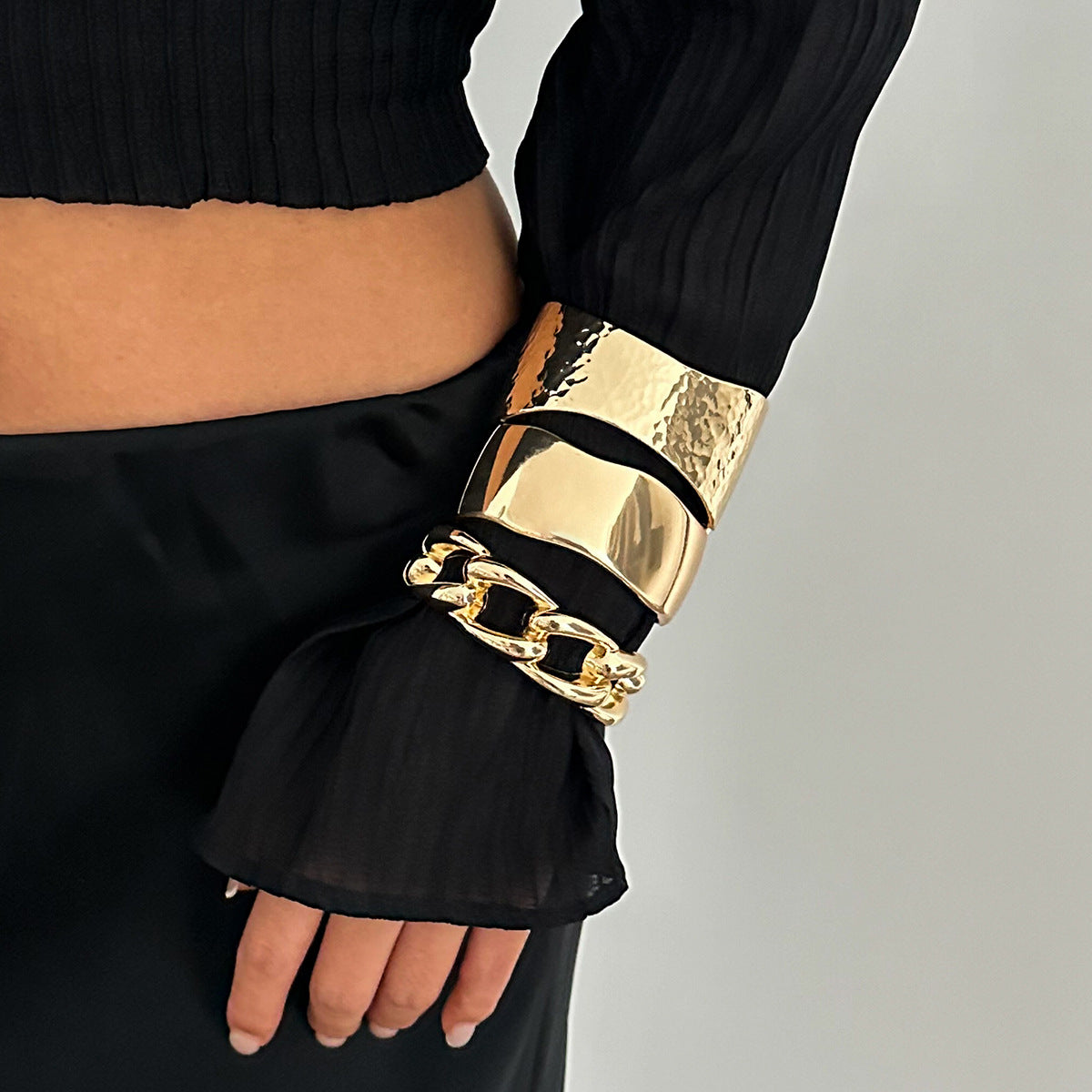 Irregular Oval Plated Alloy Bracelet with Chain Clasp