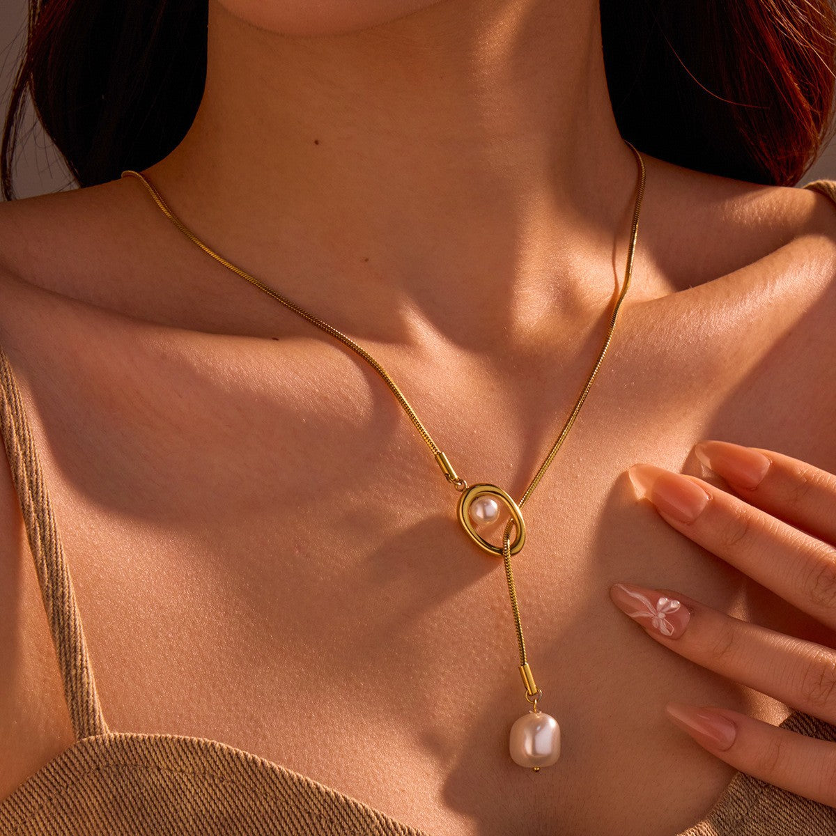 Collana pendente geometrica da donna alla moda in stile barocco, in acciaio al titanio placcato oro
