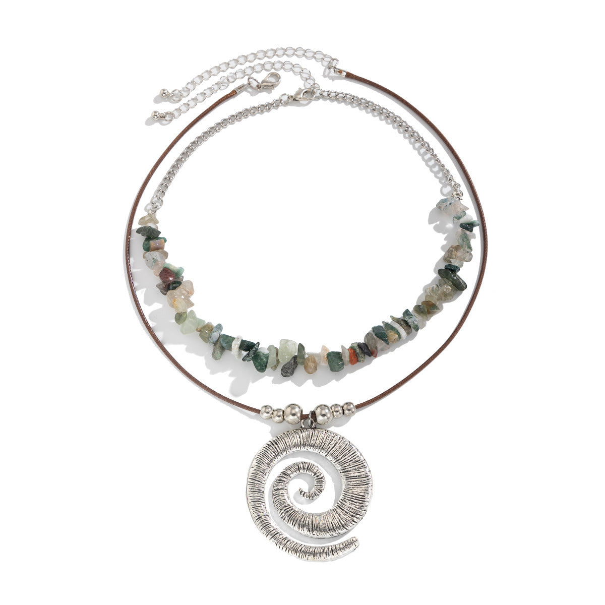 Collana da donna minimalista con ciondolo a conchiglia irregolare, catena in cordino cerato, base in lega, finitura galvanizzata e intarsio in pietra naturale