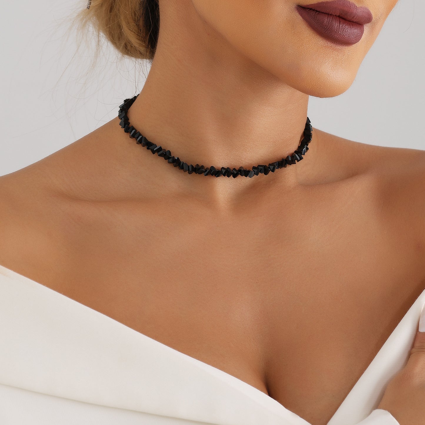 Collar de cuentas de cristal negro estilo geométrico para mujer con acabado chapado y diseño de cadena para clavícula
