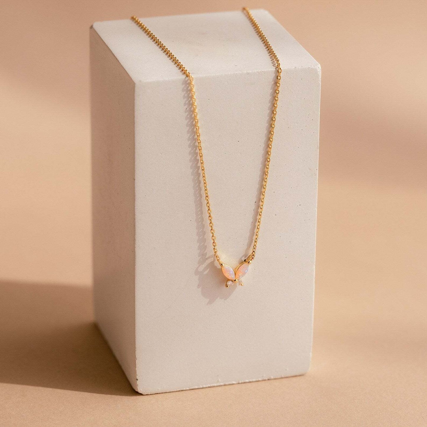 Butterfly-Shaped Titanium Steel Necklace with Rhinestone Inlay for Women, Pink-Toned Fashionable Pendant Necklace