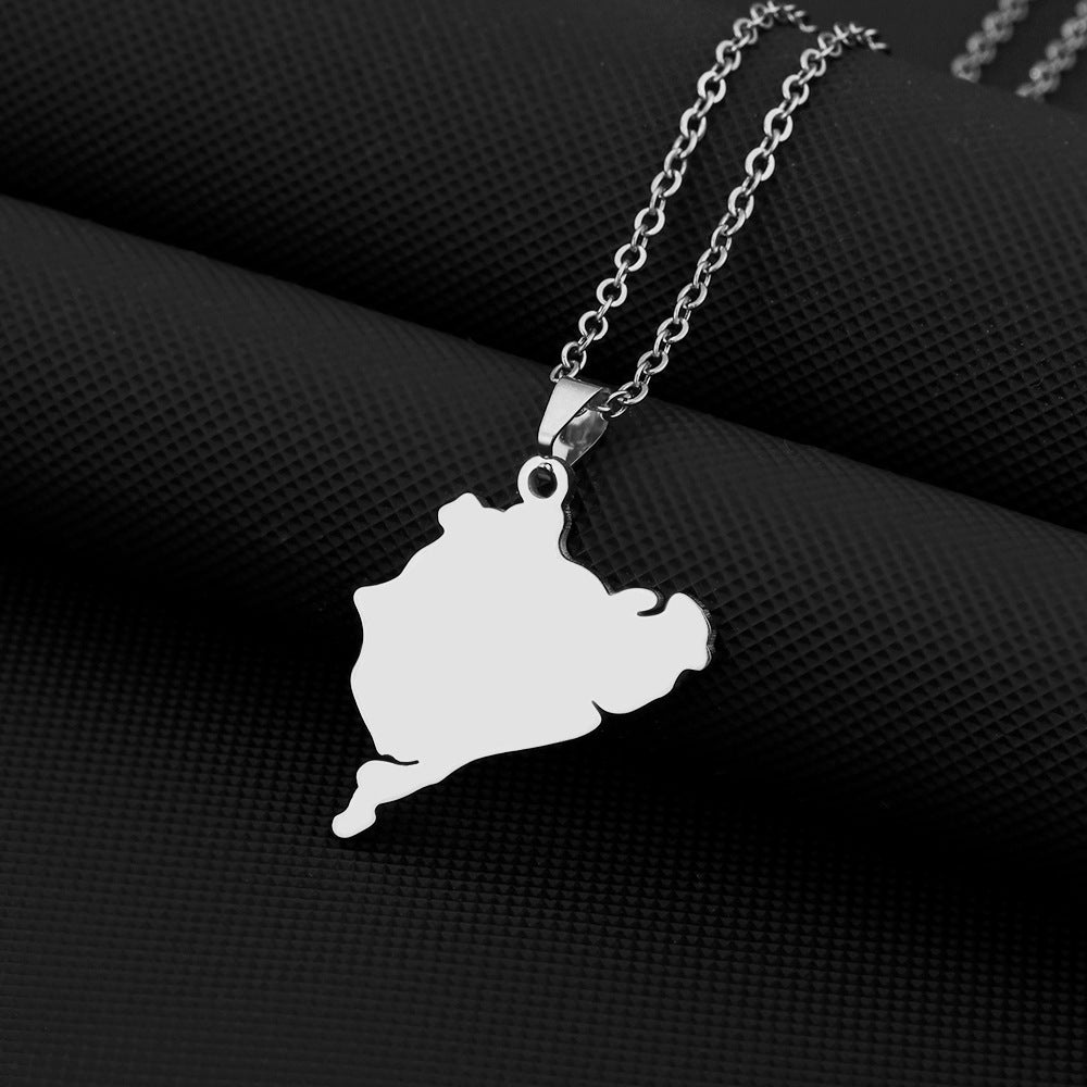 Collana con pendente Nürburgring da corsa automobilistica sportiva geometrica tedesca in acciaio inossidabile con ciondolo in acciaio al titanio e finitura galvanizzata