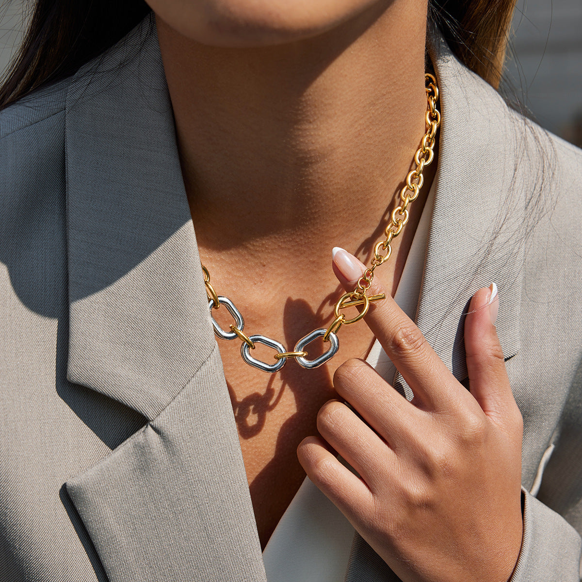 Collana da donna a catena in acciaio al titanio placcato PVD oro 18 carati bicolore geometrica minimalista