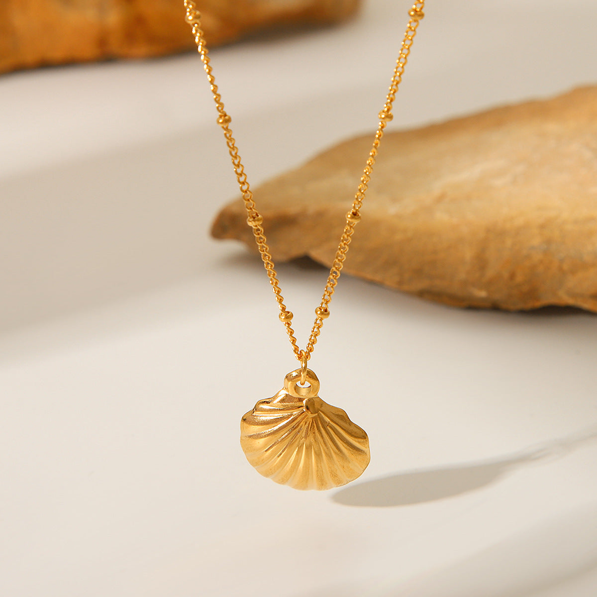Collana Pendente a Conchiglia in Acciaio al Titanio Placcato Oro 18K Stile Ins, Catena a O Geometrica da Donna