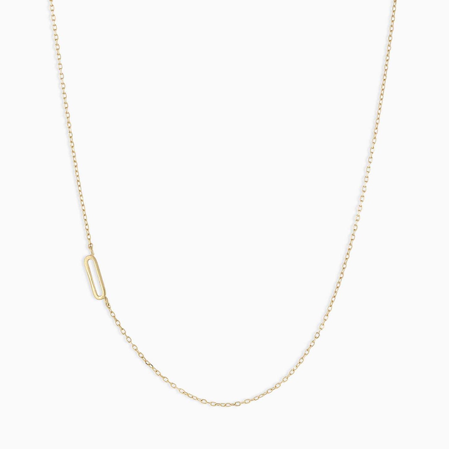 Collana con ciondolo a lettera maiuscola minimalista in acciaio inossidabile da donna con catena a maglie e finitura placcata