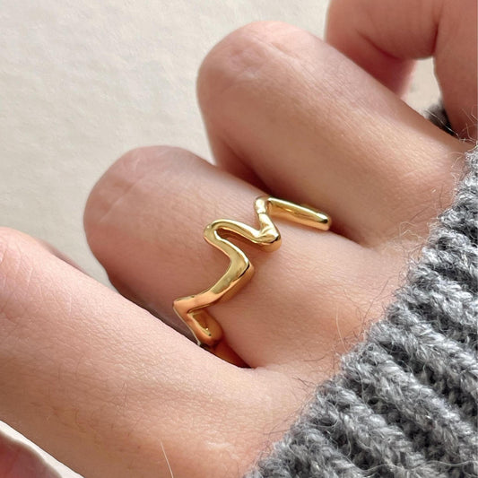 Anillo de Plata de Ley 925 Minimalista Geométrico con Línea Irregular y Motivo de Nota Musical para Mujer
