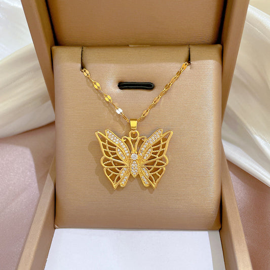 Collana con ciondolo a farfalla cava in acciaio al titanio fatto a mano per donna con micro intarsio in oro, gioielli delicati con catena clavicola