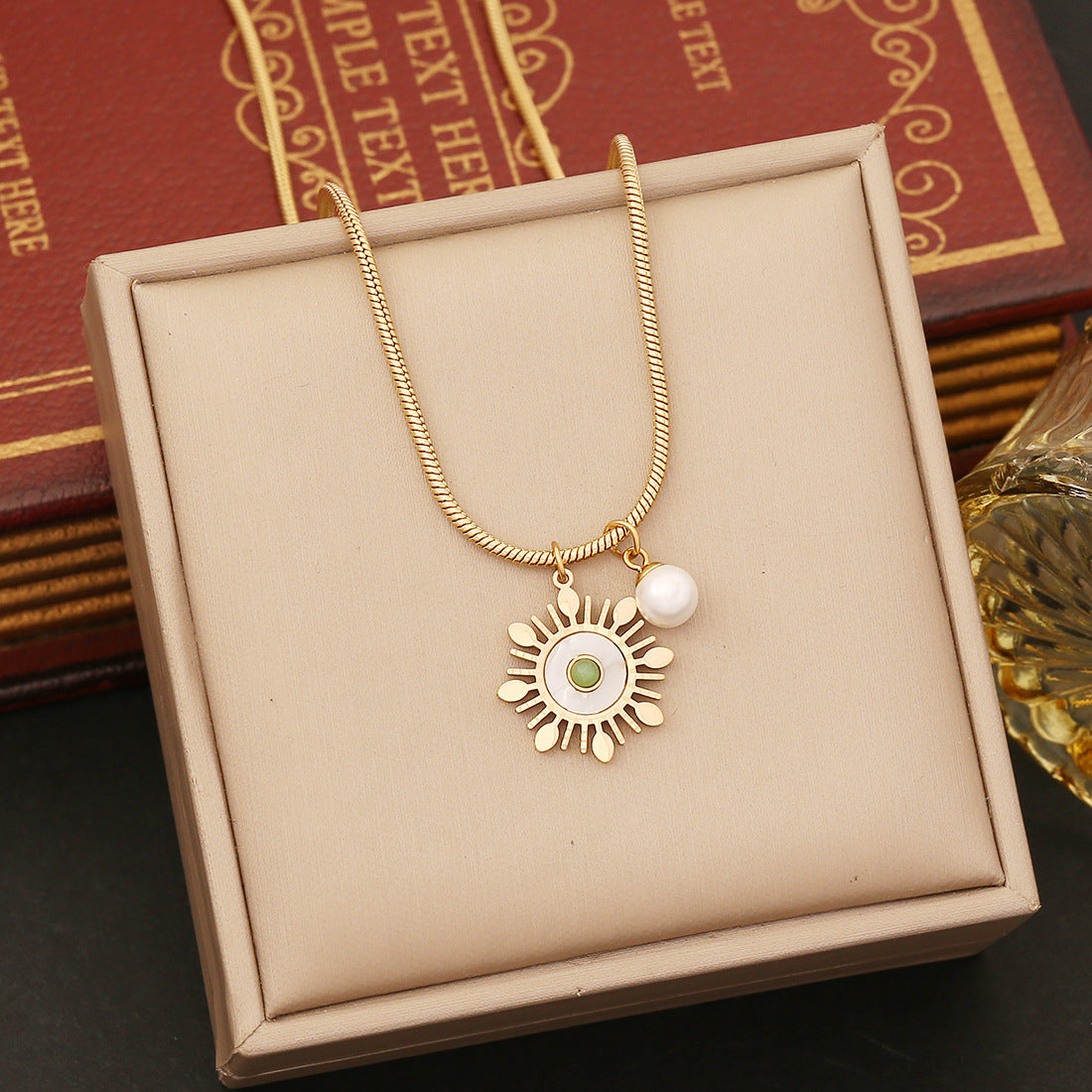 Fashionable Heart-Shaped Stainless Steel Necklace with Pearl Flower Pendant and Plated Finish for Women