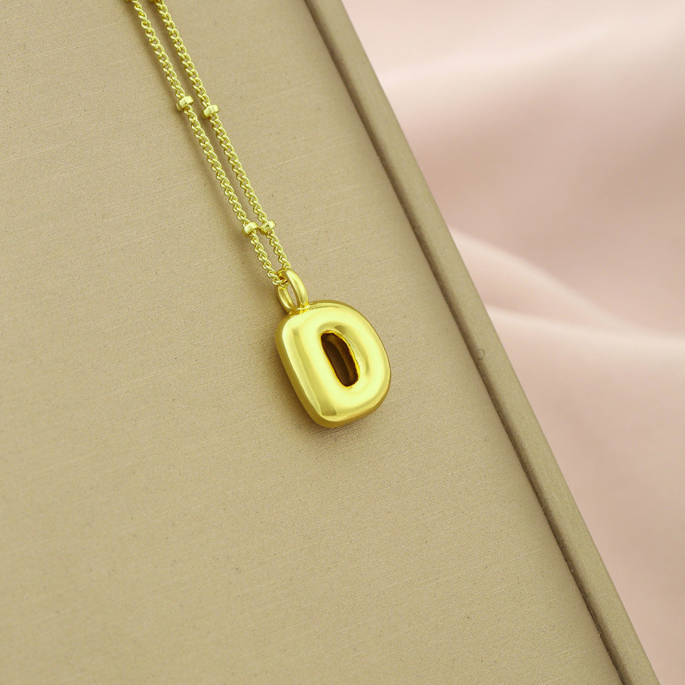 Collar Colgante con Inicial Minimalista para Mujer en Cobre con Acabado Galvanizado Cadena Ajustable para Clavícula