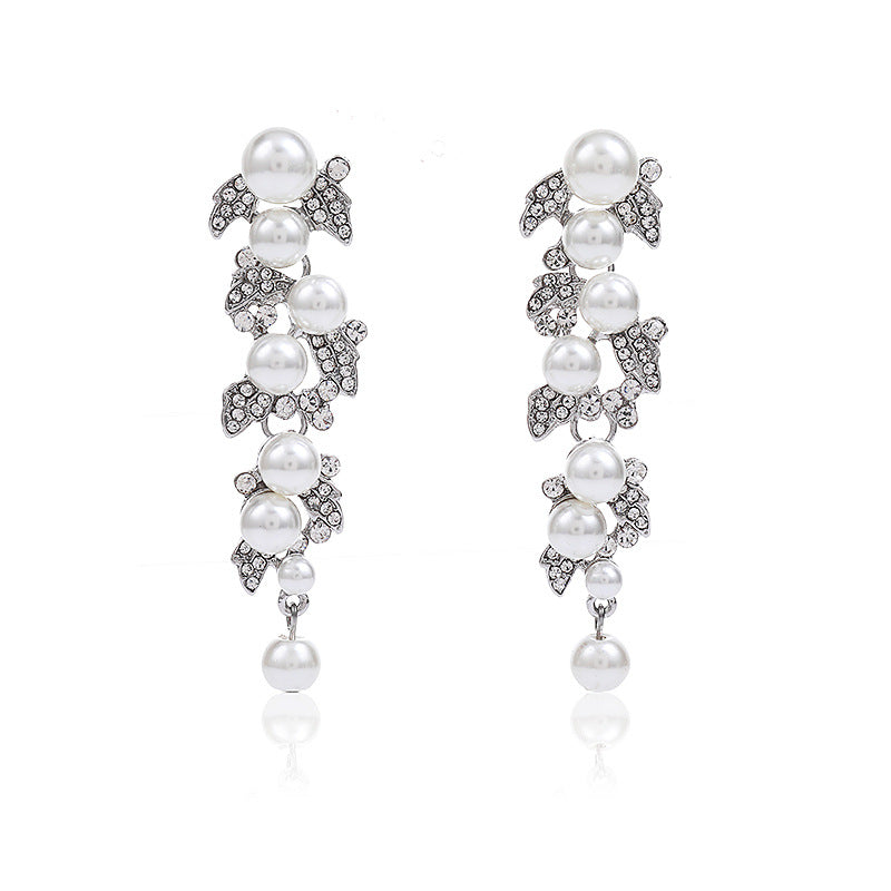 Minimalist Leaf-Shaped Alloy Earrings with Plated Finish for Women Elegant Pearl Drop Design Fashion Jewelry