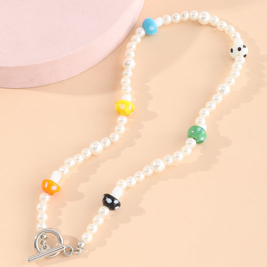 Collana in resina a forma di fungo cartone animato per bambini con chiusura ad anello minimalista e catenina di perline