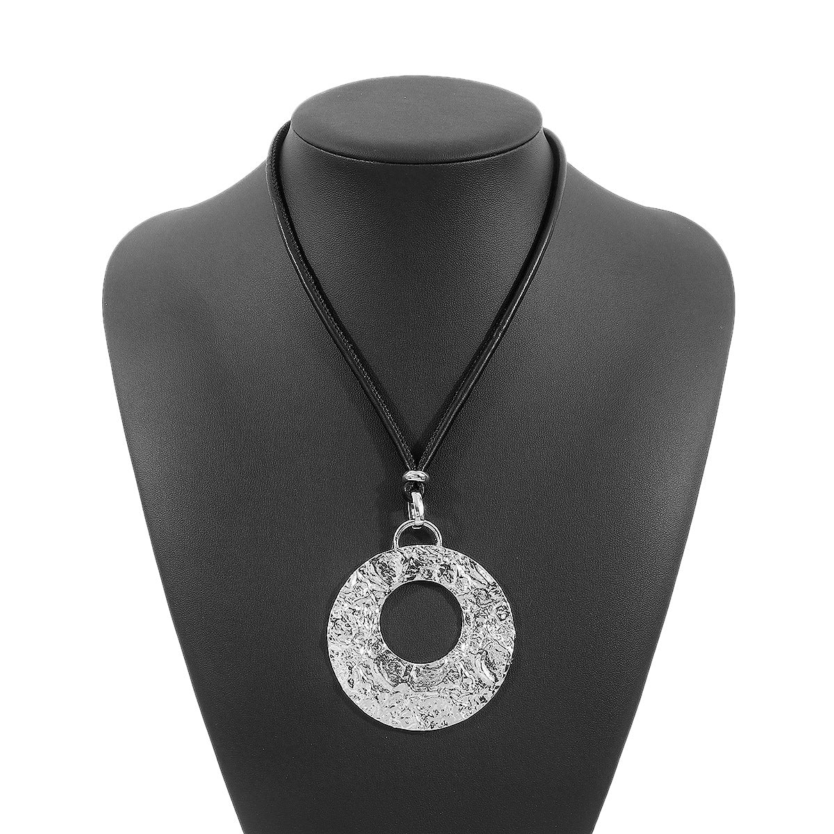 Collana lunga in lega rotonda testurizzata retrò con cordino in pelle da donna