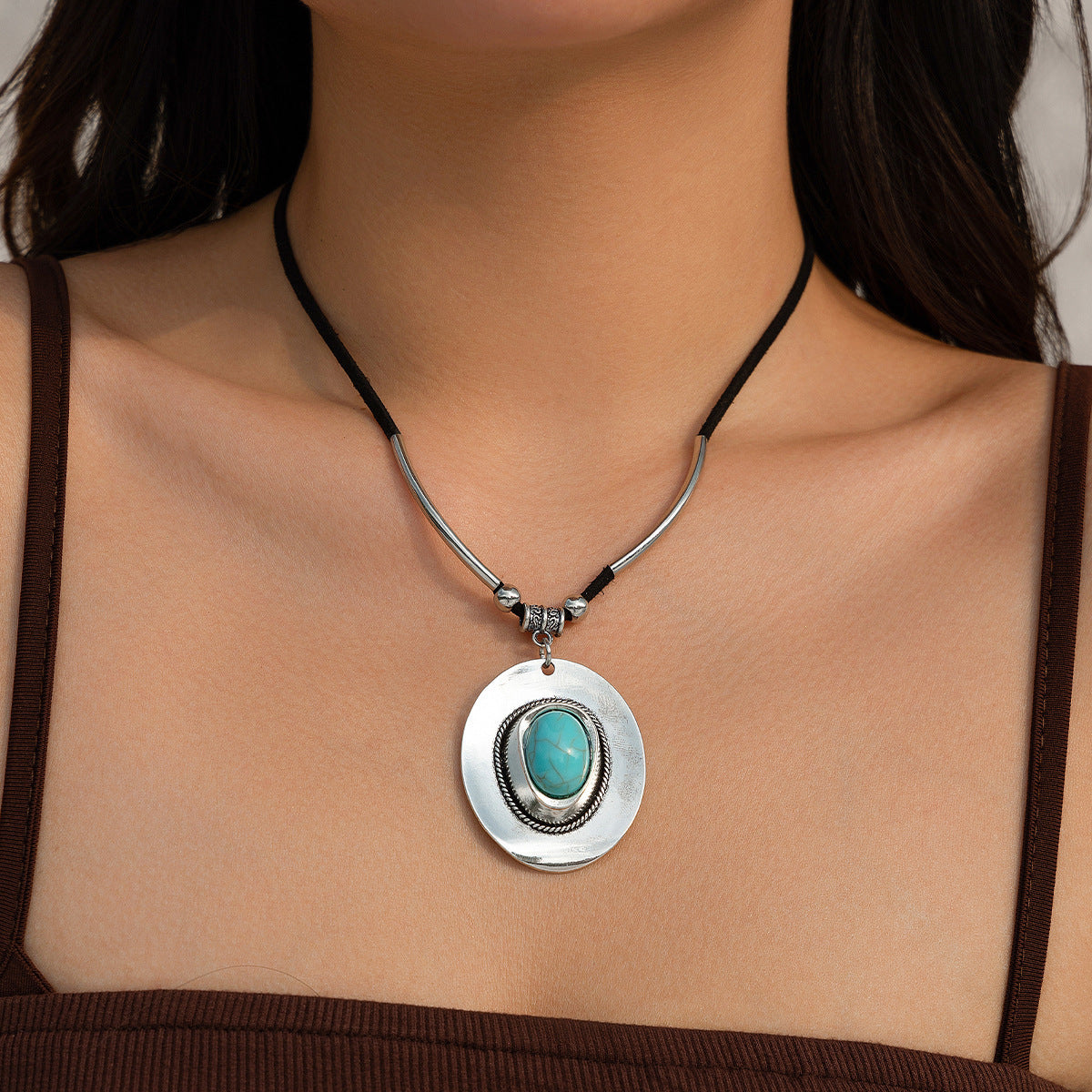 Collana vintage etnica geometrica in lega con turchese e nappa da donna
