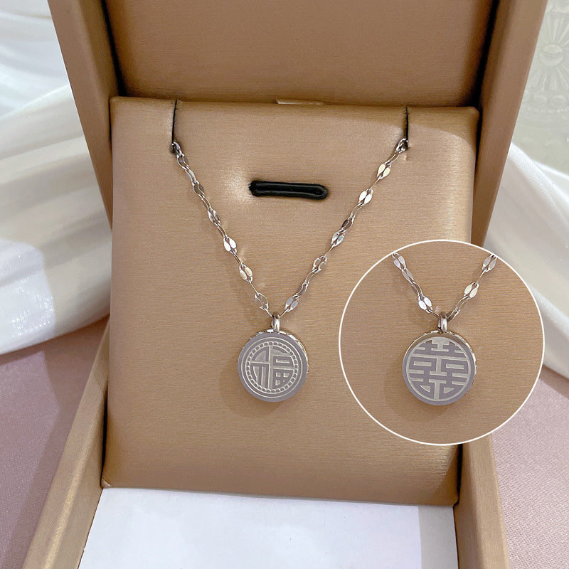 Collana con pendente geometrico minimalista in acciaio al titanio placcato per donna