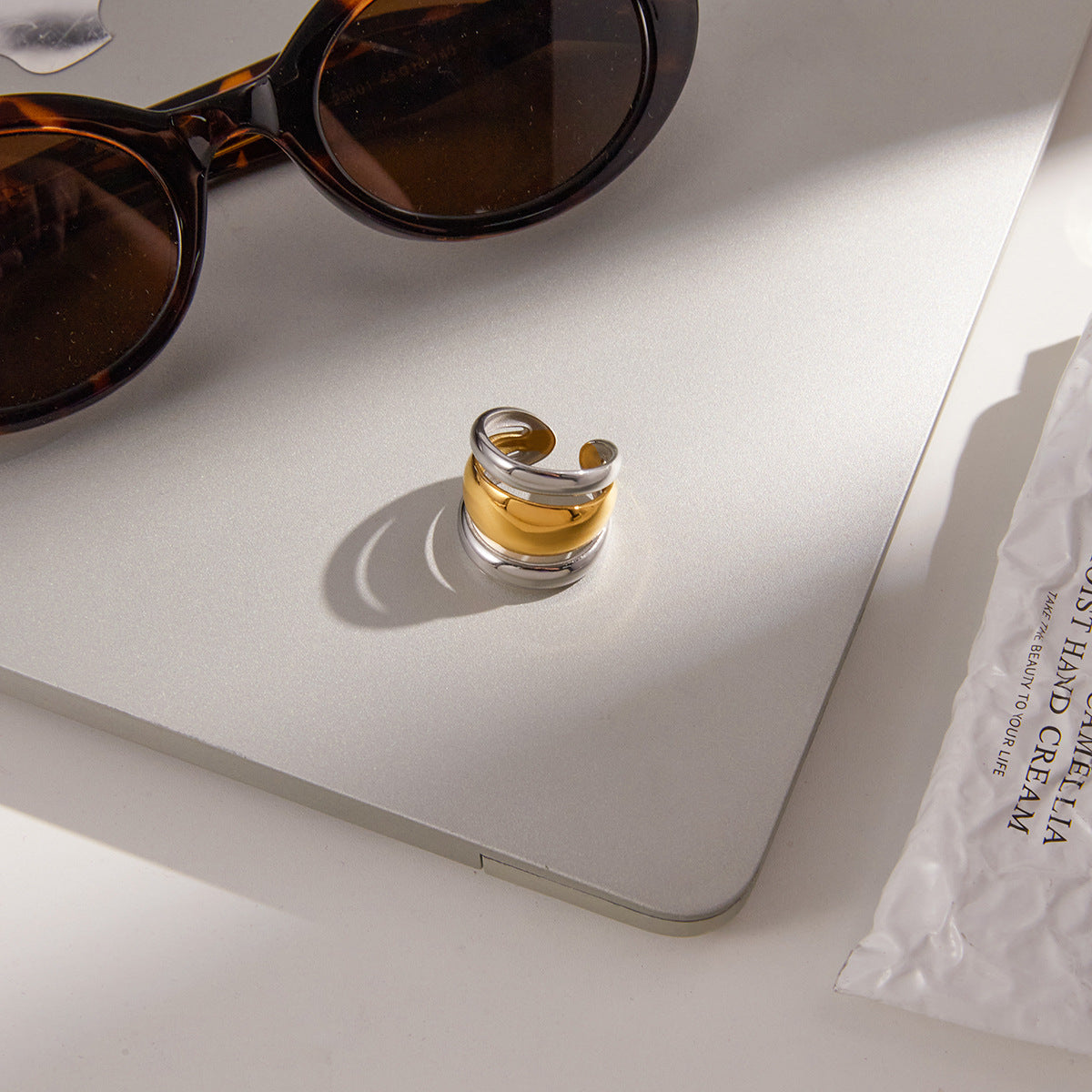 Anello Geometrico in Acciaio Inossidabile con Placcatura PVD in Oro 18K da Donna, Accessorio di Lusso Minimalista alla Moda