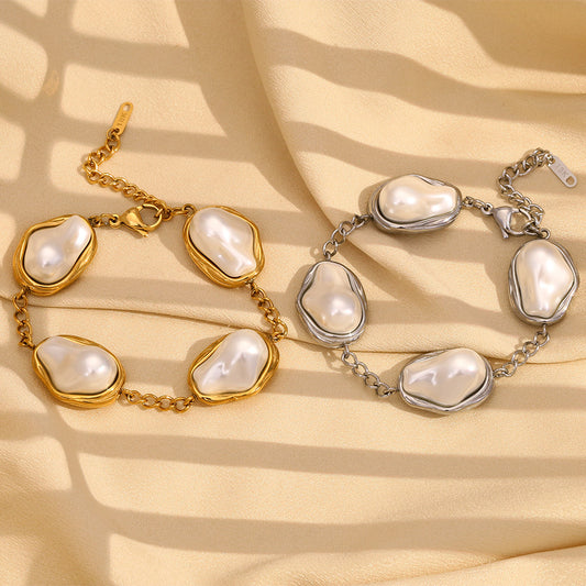 Bracciale alla moda da donna con perle barocche in acciaio inossidabile placcato oro 18 carati, design ad anello geometrico