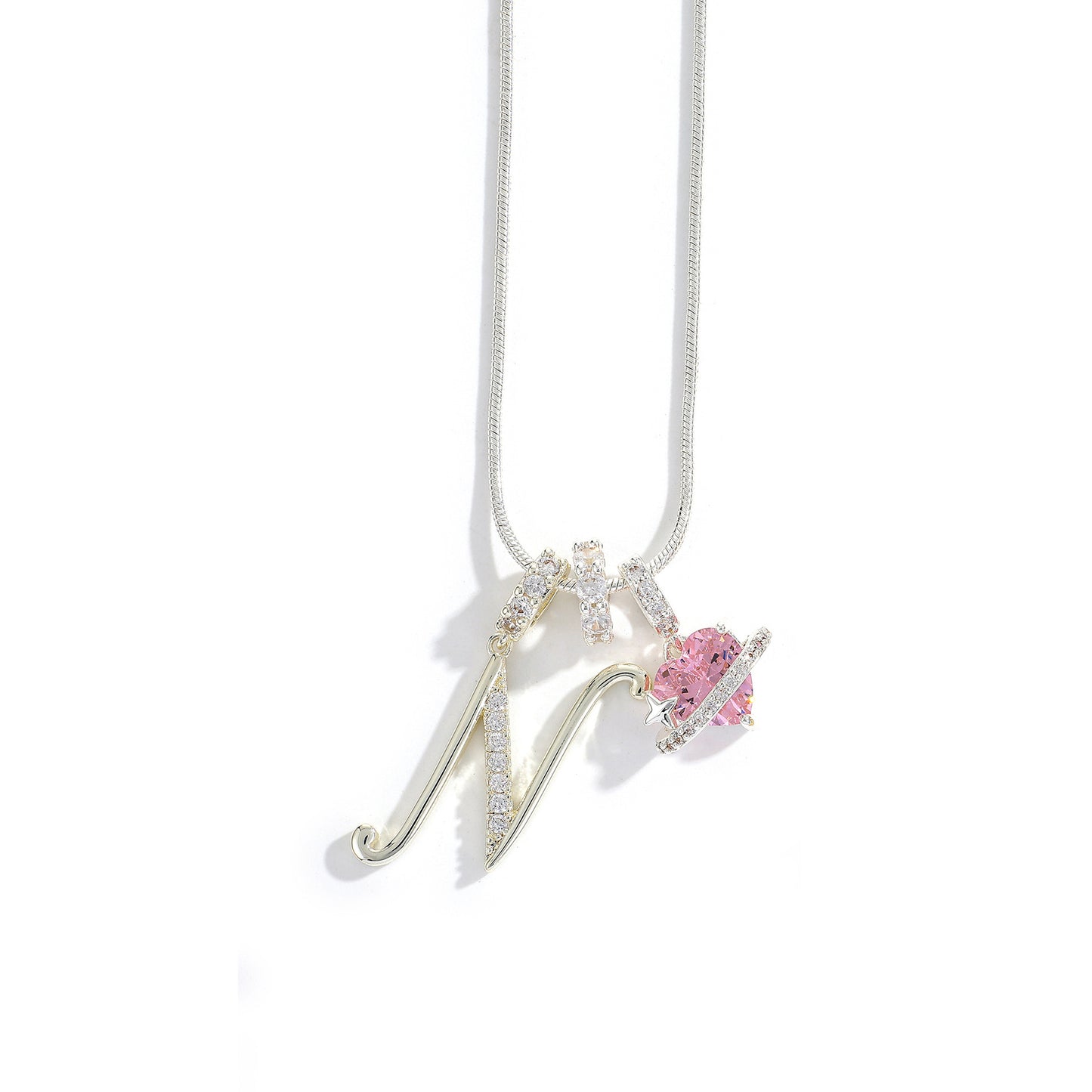 Collana con ciondolo a lettera minimalista in rame con intarsio di zirconi dal design geometrico per donna