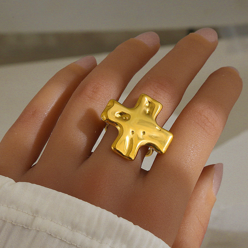 Anillo de mujer de acero inoxidable con cruz martillada vintage ajustable con baño de plata