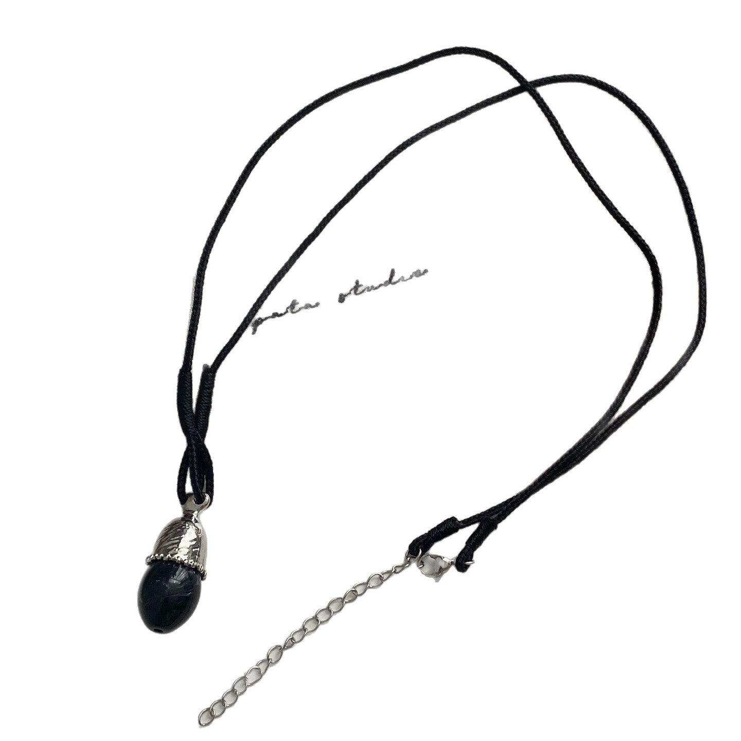 Collana con Pendente Geometrico Minimalista da Donna in Lega con Finitura Elettroplaccata — Catena Leggera per Maglione, Accessorio di Lusso Versatile