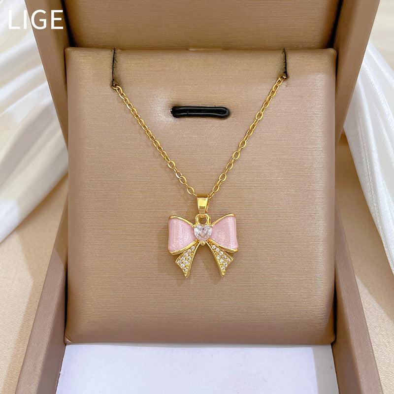 Collana di Lusso a Farfalla Smaltata Geometrica con Ciondolo in Strass e Catena in Acciaio Inossidabile