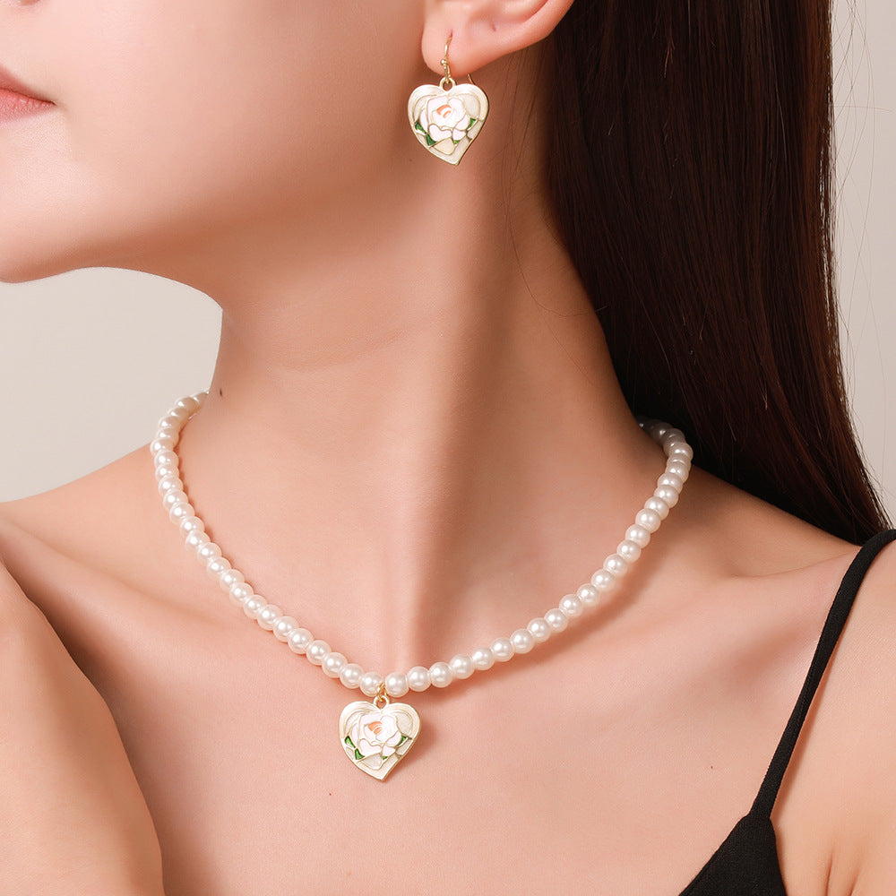 Vintage Elegant Drip Oil Heart Rose Pearl Pendant Necklace for Unisex