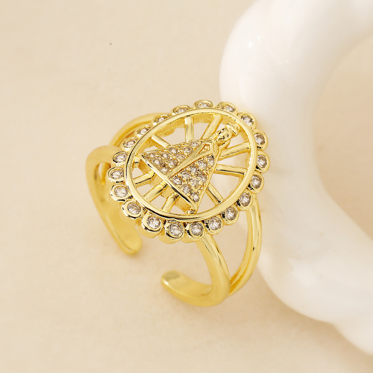 Anello aperto geometrico minimalista da donna in rame con placcatura in oro 18 carati e intarsio di zirconi