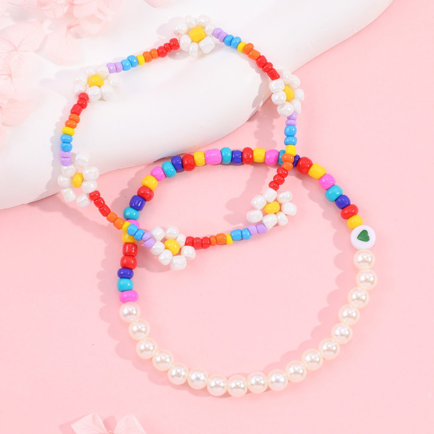 Set di Braccialetti con Margherite e Perline a Cartone Animato per Bambini Bracciali in Resina e Plastica Fatti a Mano