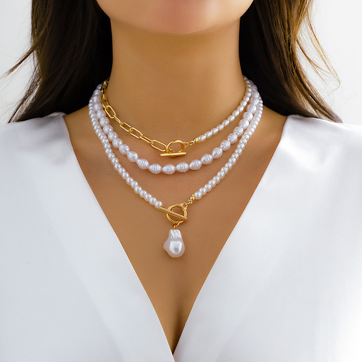 French Vintage Style Heart-Shaped Multi-Layer Imitation Pearl Necklace with Rhinestone Accents and Pearl Chain for Women