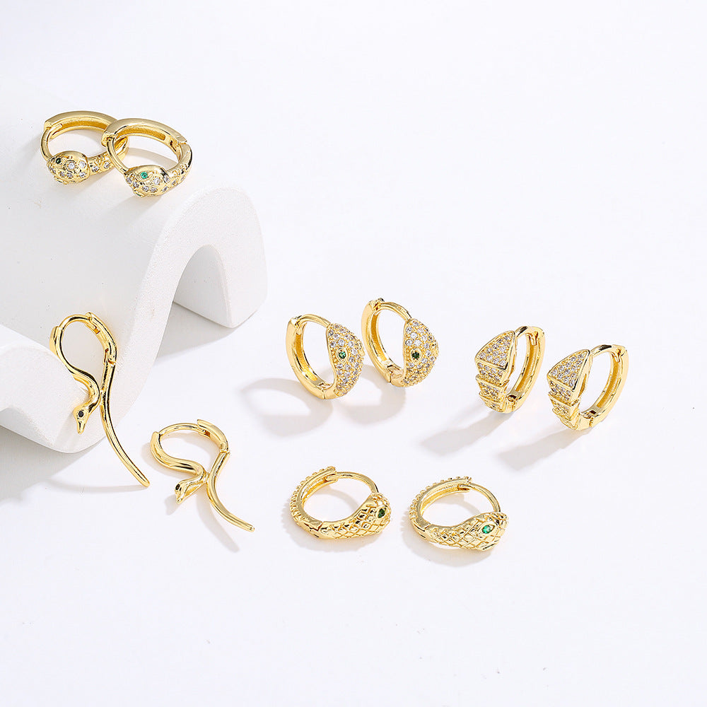 Orecchini a cerchio minimalisti in rame a forma di serpente con placcatura in oro 18K e intarsio di zirconi per donna