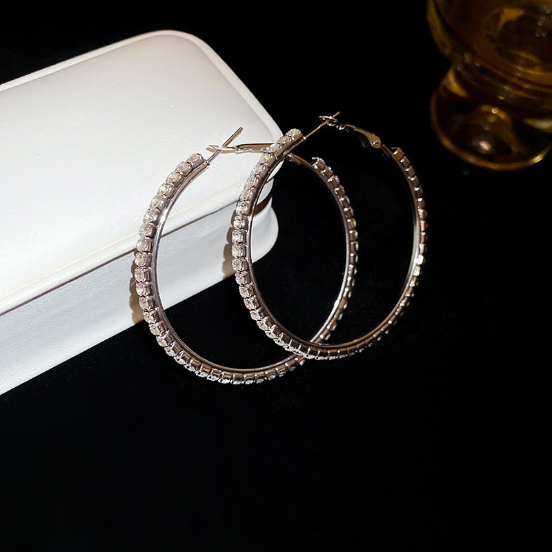 Orecchini a Cerchio da Donna in Rame con Strass Rotondi Geometrici e Fascino Minimalista di Lusso