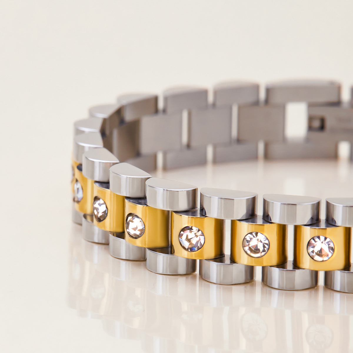 Bracciale geometrico placcato in acciaio inossidabile con strass bianchi per donna, gioielli di lusso minimalisti