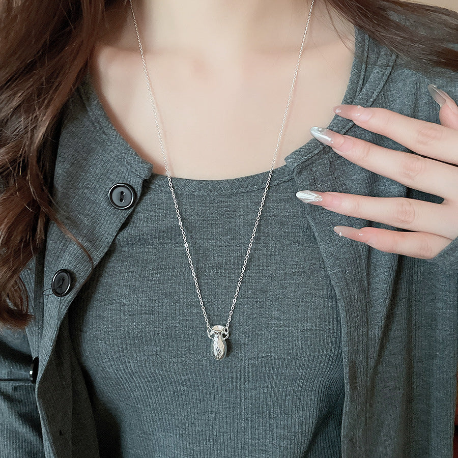 Collana con ciondolo a goccia minimalista dai toni freddi in lega placcata per donna, catena per maglione casual