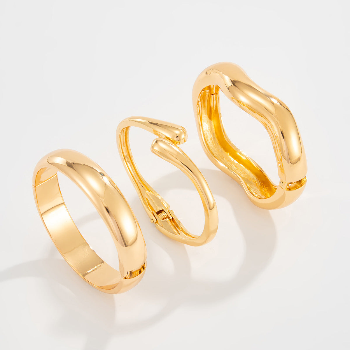 Luxury Elegant Geometric Teardrop Plated Alloy Cuff Bracelet for Women