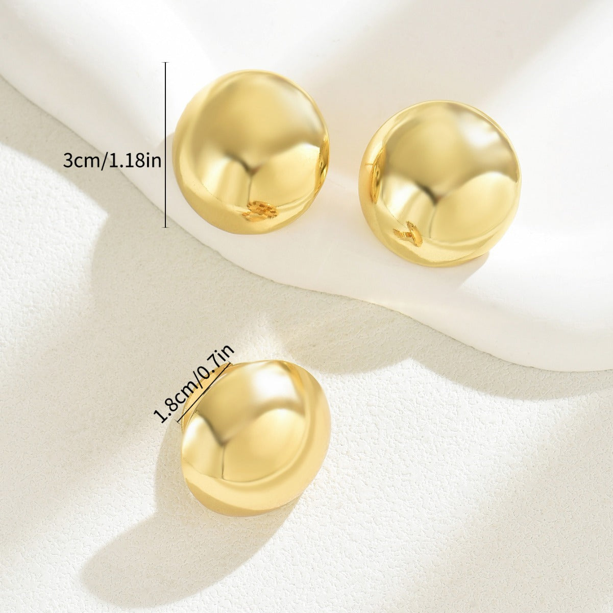 Conjunto de Anillo y Pendientes Geométricos Bañados en Oro de 18K Estilo Chic para Mujer