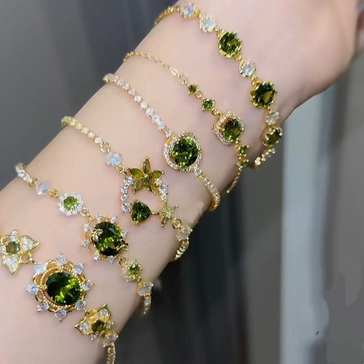 Luxury Vintage Geometric Floral Bracelet 18K Gold Plated Copper Rhinestone Inlay for Women