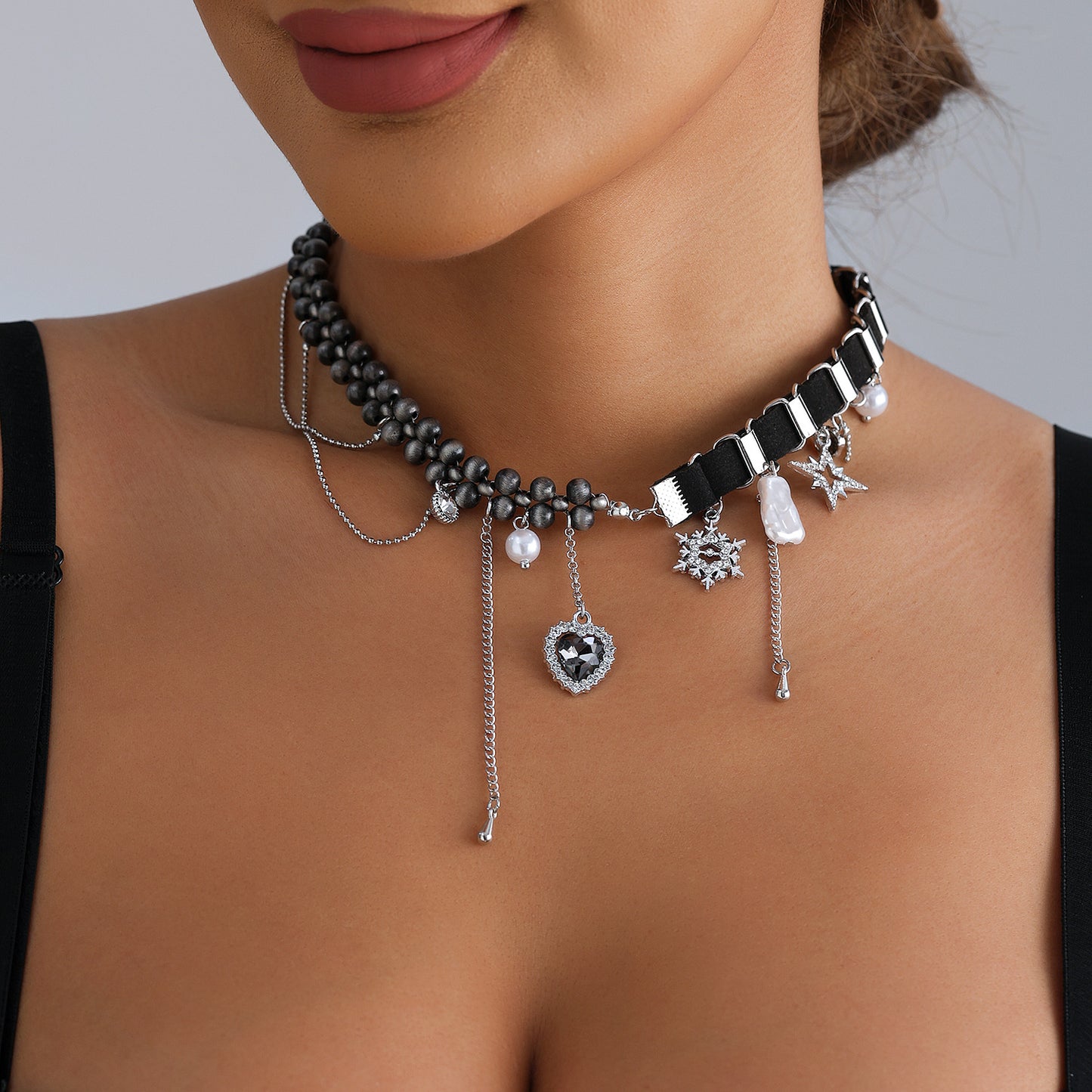Collar de Terciopelo con Cordón Trenzado y Cuentas Sexy y Femenino con Colgante de Corazón y Geométrico Chapado en Aleación para Mujer