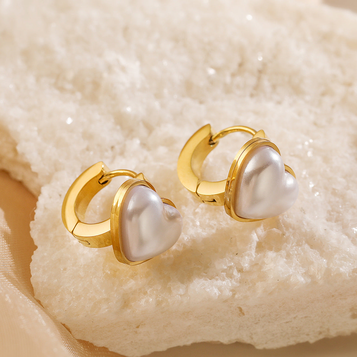 Orecchini a Clip Minimalisti a Cuore in Acciaio Inossidabile da Donna con Finitura Galvanica, Design Geometrico, Resistenti allo Sbiadimento e Versatili