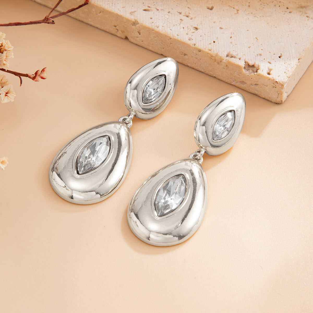 Luxury Elegant Geometric Teardrop Rhinestone Plated Zinc Alloy Earrings for Women