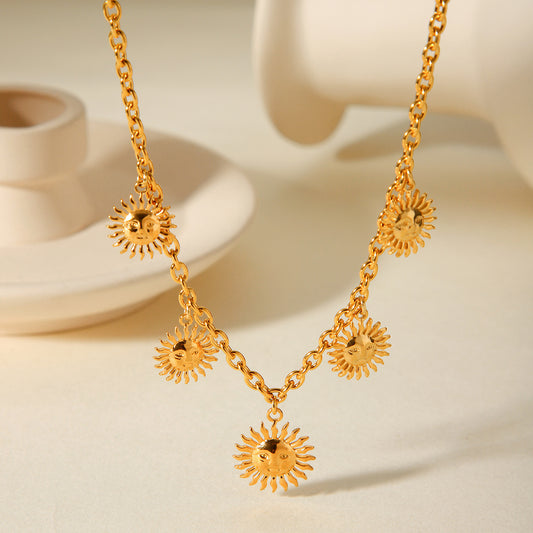 Collar con colgante de girasol minimalista para mujer, de acero de titanio con acabado chapado en cadena tipo O